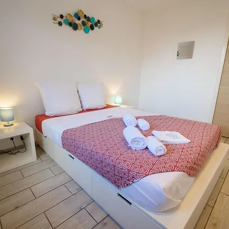 Lisa - Spacious Terrace Ground Floor - By Tgb Ajaccio (Corsica)