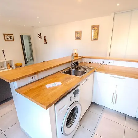 Apartment Lisa - Spacious Terrace Ground Floor - By Tgb