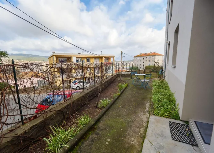 公寓 Lisa - Spacious Terrace Ground Floor - By Tgb