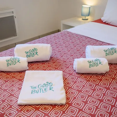 Lisa - Spacious Terrace Ground Floor - By Tgb