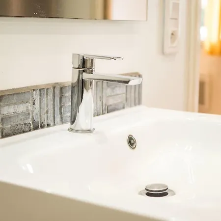 Lisa - Spacious Terrace Ground Floor - By Tgb Lägenhet *