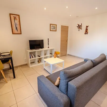 Lisa - Spacious Terrace Ground Floor - By Tgb Apartament