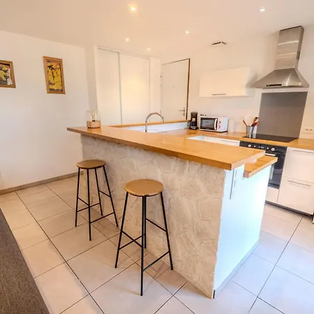 Lisa - Spacious Terrace Ground Floor - By Tgb Apartament