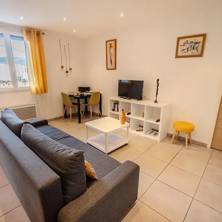 Lisa - Spacious Terrace Ground Floor - By Tgb Apartament *