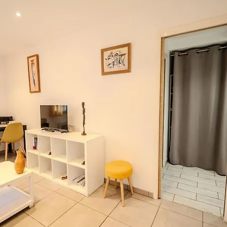 Apartment Lisa - Spacious Terrace Ground Floor - By Tgb *