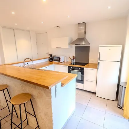 Apartment Lisa - Spacious Terrace Ground Floor - By Tgb