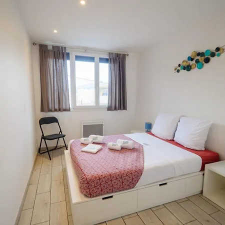 Lisa - Spacious Terrace Ground Floor - By Tgb Apartment *