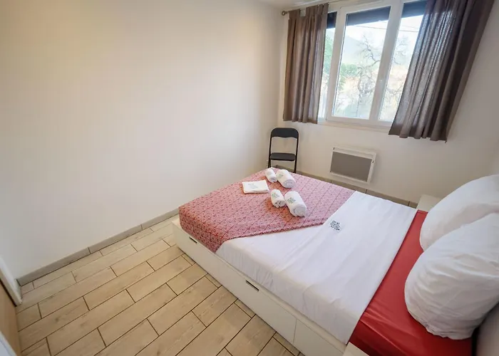 Διαμέρισμα Lisa - Spacious Terrace Ground Floor - By Tgb *