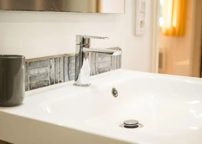 Lisa - Spacious Terrace Ground Floor - By Tgb アパート *