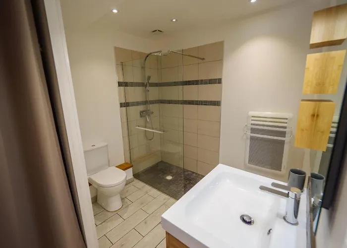 Lisa - Spacious Terrace Ground Floor - By Tgb *