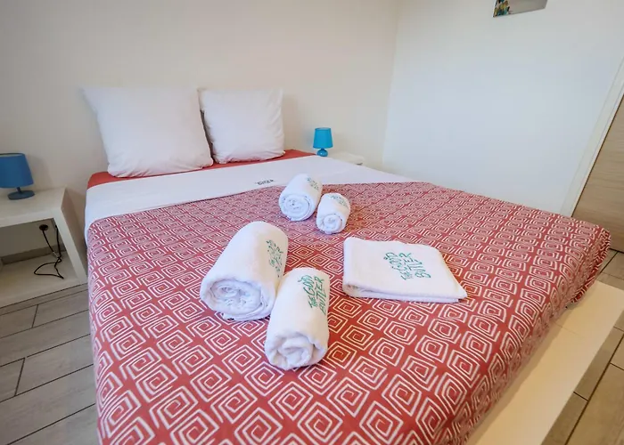 Lisa - Spacious Terrace Ground Floor - By Tgb アパート *