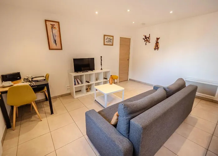 Lisa - Spacious Terrace Ground Floor - By Tgb Διαμέρισμα