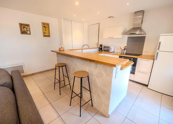 Lisa - Spacious Terrace Ground Floor - By Tgb Διαμέρισμα