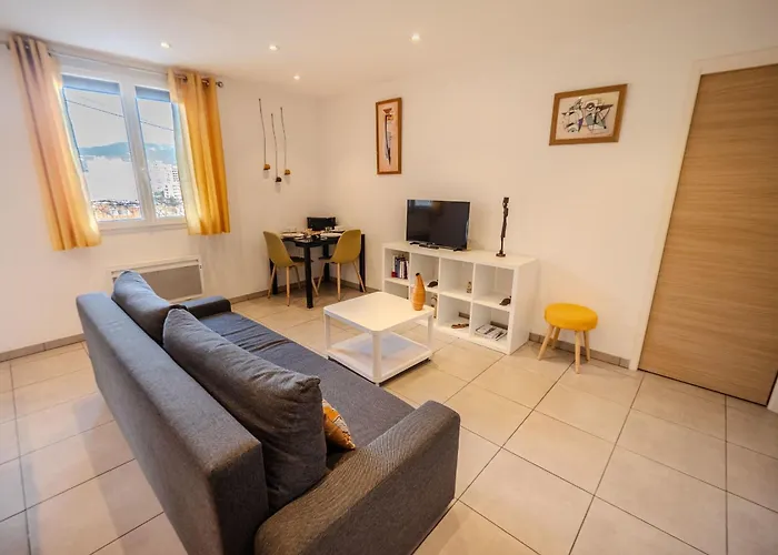 Lisa - Spacious Terrace Ground Floor - By Tgb Διαμέρισμα *