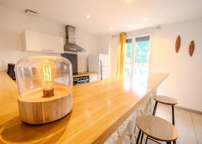 Διαμέρισμα Lisa - Spacious Terrace Ground Floor - By Tgb *