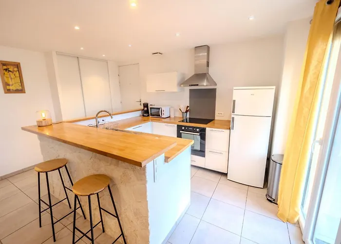 Lisa - Spacious Terrace Ground Floor - By Tgb アパート